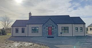 Front of traditional house cottage 